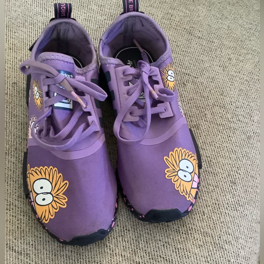 Girls Adidas Sneakers👟 (Lightly Worn)